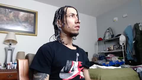 Snapshot of erick_martinezz chatting on February 19, 3:50 am erick online show from February 19, 3:50 am