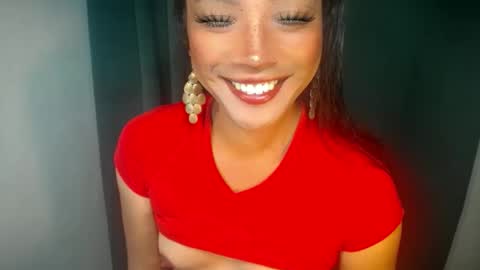 erika_madrigal online show from November 14, 11:06 pm