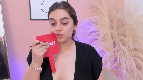 Erika Mendez online show from February 17, 6:39 pm