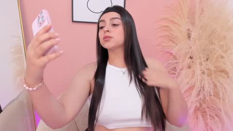 Erika Mendez online show from January 14, 8:15 pm