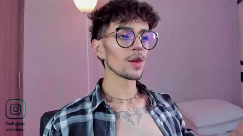 Snapshot of erisleon chatting on October 31, 2:50 pm online show from October 31, 2:50 pm