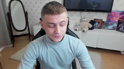 Max online show from October 12, 1:26 pm