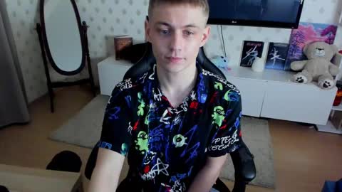 Max online show from February 13, 2:01 am