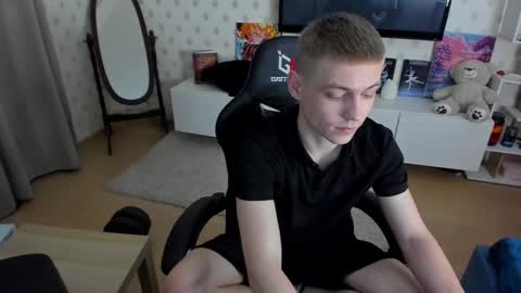 Max online show from February 14, 1:56 am