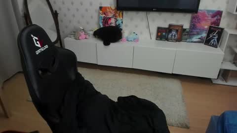 Max online show from September 24, 1:56 am