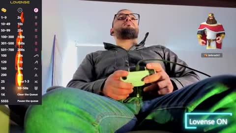 Snapshot of ernesto_rodriguez_82 chatting on October 5, 6:04 pm ernesto rodriguez 82 online show from October 5, 6:04 pm