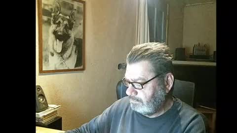 Erwins room welcome sound on online show from January 22, 4:34 am