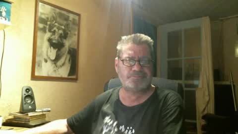 Erwins room welcome sound on online show from July 26, 12:41 am