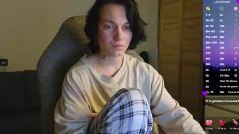 esajukyy online show from March 12, 4:22 pm