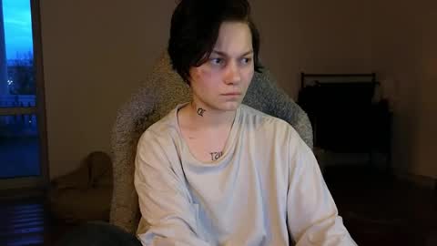 esajukyy online show from May 14, 2:37 pm