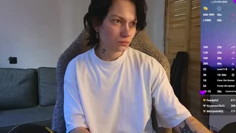 esajukyy online show from April 1, 8:04 am