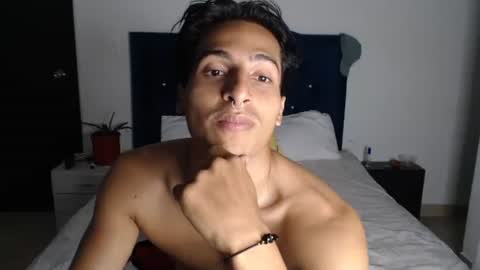 Snapshot of escanor_legendary chatting on January 14, 11:27 pm Scanor online show from January 14, 11:27 pm