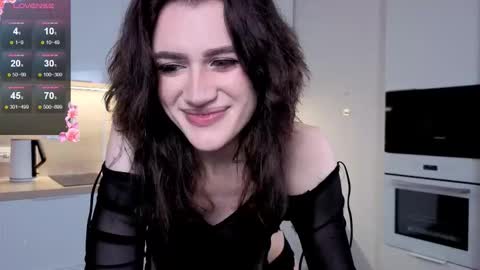 EshleGreen online show from December 3, 3:02 pm