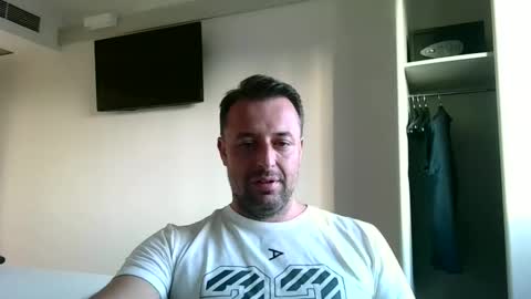 esibizionista 91 online show from October 15, 4:41 pm