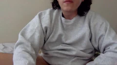 esiiis online show from February 14, 9:39 pm