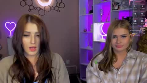 esma_shine online show from September 22, 8:24 pm