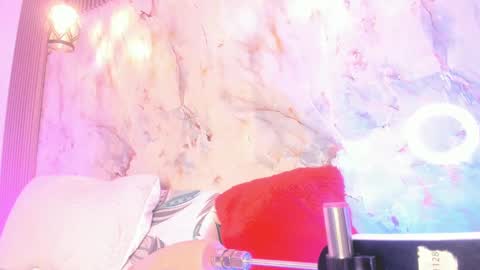 Snapshot of esmeralda_duarte chatting on March 12, 12:47 pm esmeralda online show from March 12, 12:47 pm