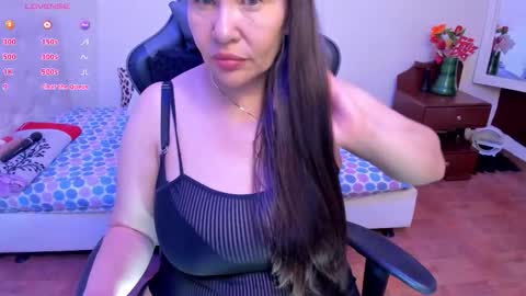 esme online show from October 13, 8:11 pm