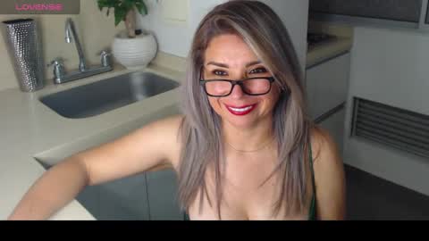 Juliana online show from February 7, 12:42 am