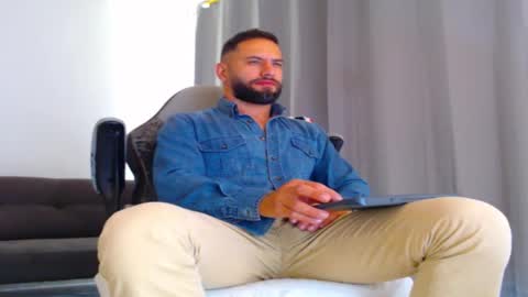 esteban online show from November 18, 4:54 pm