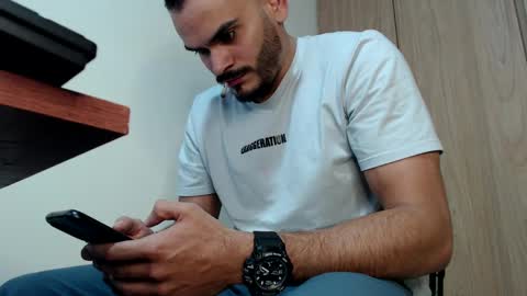 Snapshot of esteban_fer chatting on February 9, 7:19 pm Esteban Fernandez online show from February 9, 7:19 pm