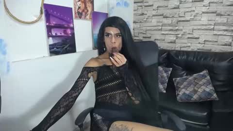 estefani robles online show from January 11, 12:27 am