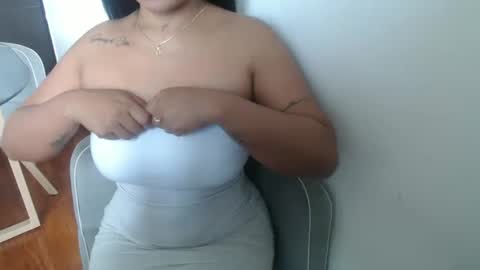 Snapshot of estefi1073162 chatting on September 16, 2:09 pm valeria online show from September 16, 2:09 pm