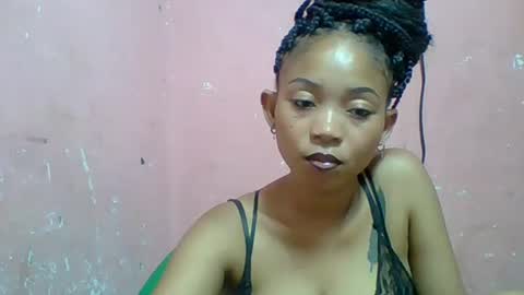 estelah20 online show from November 12, 1:24 pm