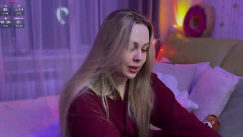Estella online show from May 12, 6:17 pm