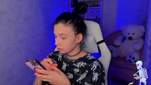 Snapshot of estercollins chatting on February 4, 11:49 pm Ester online show from February 4, 11:49 pm