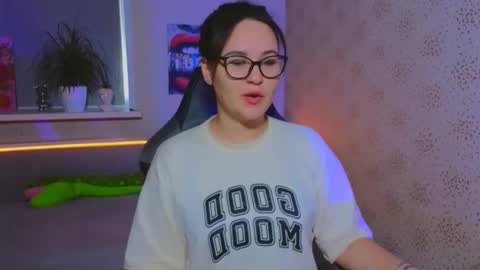 EsterPlayful online show from November 4, 11:44 am