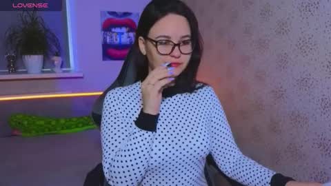 EsterPlayful online show from October 27, 9:20 am