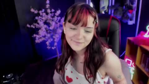 Ester  online show from June 26, 4:12 pm
