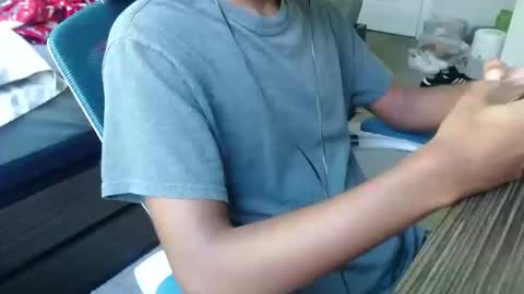 Snapshot of estessaid chatting on October 10, 4:02 pm 94Bottles online show from October 10, 4:02 pm