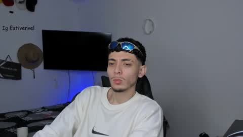 estivenvel online show from October 11, 12:21 pm