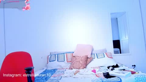 Estrellita online show from January 17, 1:57 am