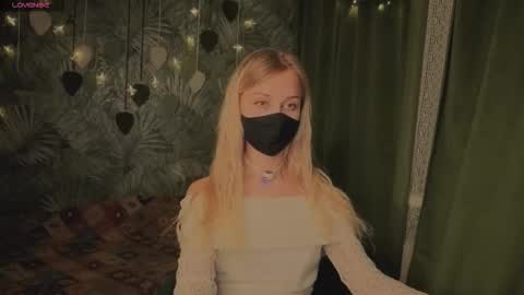 Sophia online show from March 2, 9:43 pm