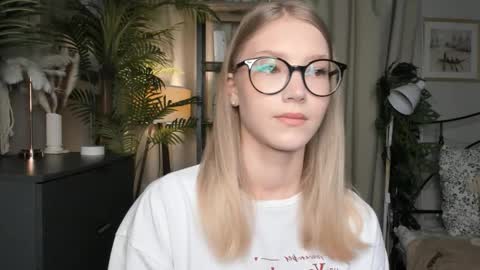 Natalie online show from October 22, 5:54 am