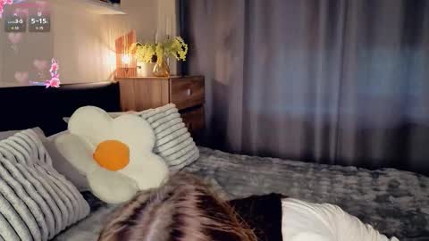 Snapshot of eternity_is_endless chatting on October 19, 8:08 am Mary online show from October 19, 8:08 am