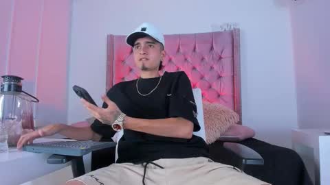 Ethan online show from November 21, 7:45 pm