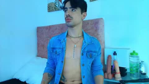 ethan  online show from January 14, 3:36 am