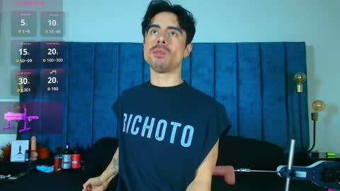 ethan  online show from April 1, 3:40 am