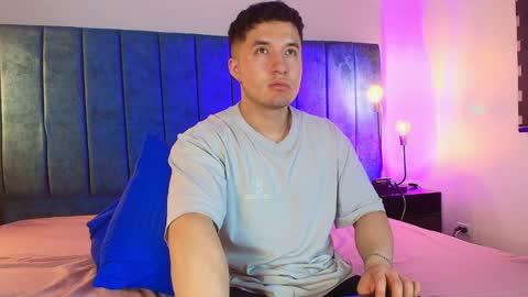 ethanconnor_ online show from April 3, 12:56 pm