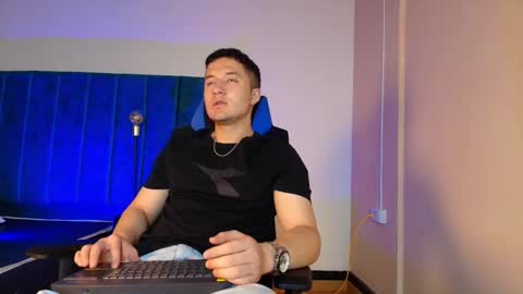 ethanconnor_ online show from October 16, 12:27 pm