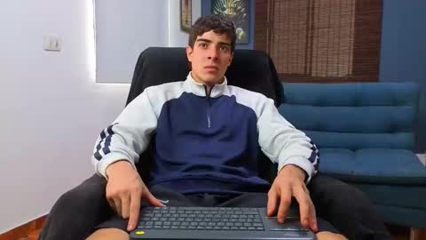 ethangreey1 online show from May 6, 6:03 pm