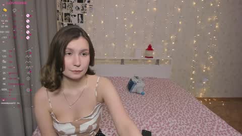 Veronica Tiia Lilith left to right online show from January 29, 7:22 pm