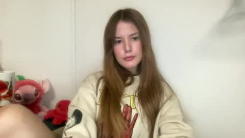 eva8raun online show from June 12, 5:50 am