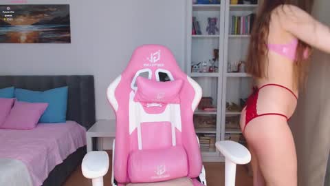 Eva LIss online show from April 3, 4:41 am