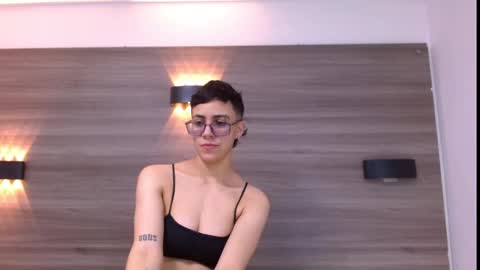 Eva cute online show from March 6, 7:10 pm