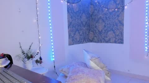 Eva  online show from March 26, 9:25 am